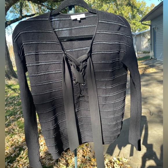 SUNCOO Paris Cropped Blouse Black and Silver Striped Eyelet Top Sz T1 = Sz Small - Picture 3 of 11